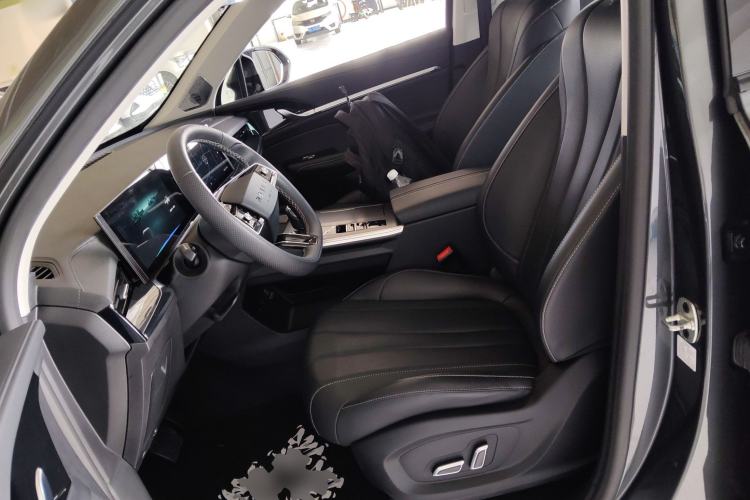 Used Roewe RX5 MAX 2022 2.0T Automatic Zhiwei Zunrong Edition
