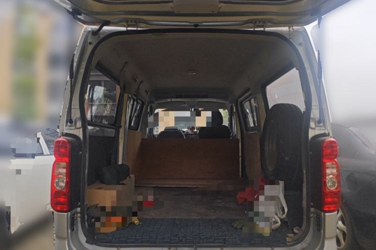 Used CHANGAN KAICHENG Ruixing M60 2023 1.6L CNG Comfort-Grade 6-Seater Passenger Vehicle
