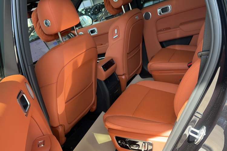 Used Li Auto L8 2024 Pro Model Interior 1