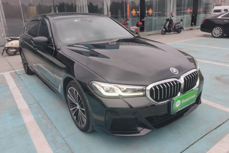 Used BMW 5 Series 2022 530Li Leading Model M Sport Package Front Right 45 Deg