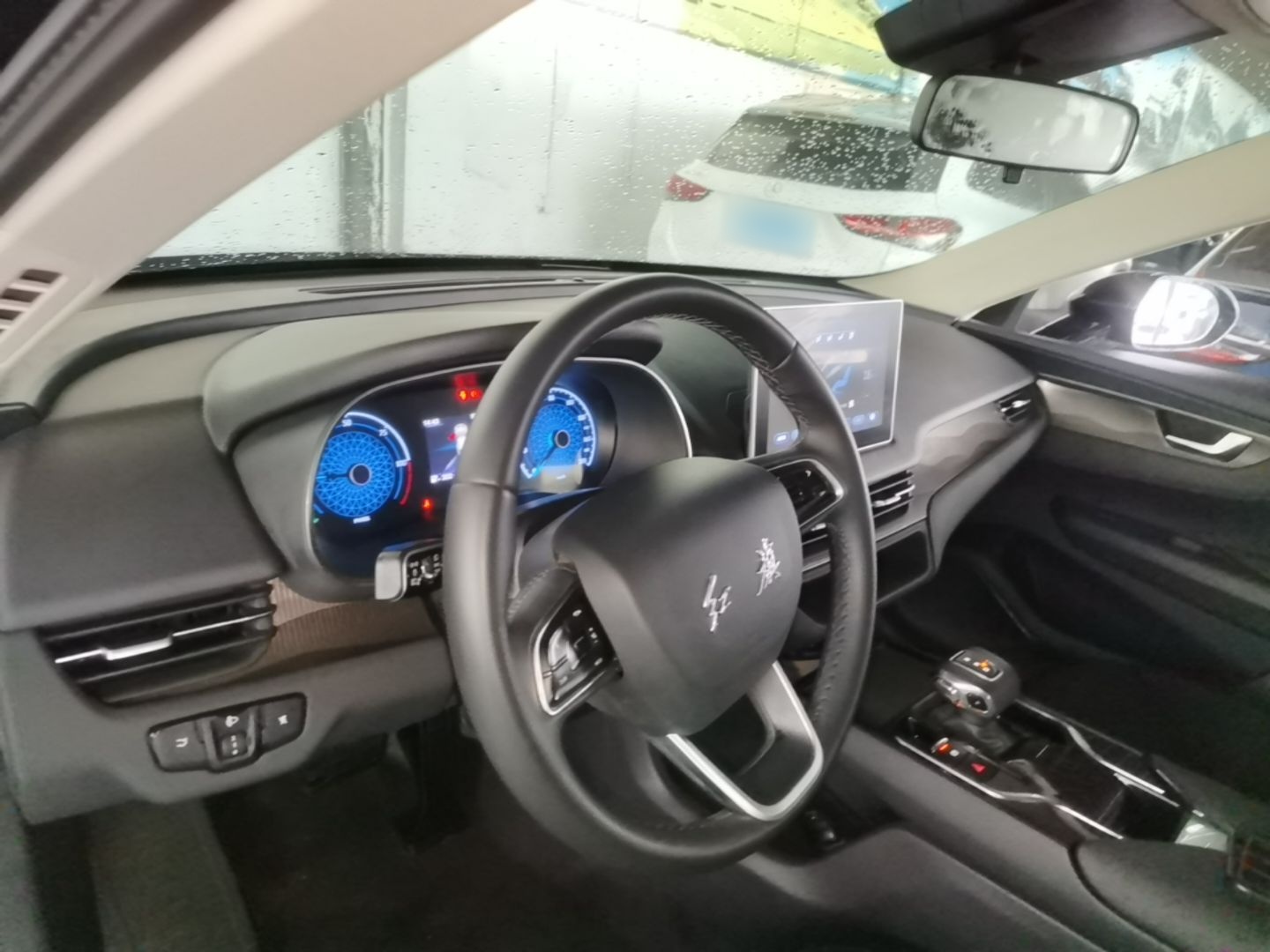 Hongqi E-QM5 2022 431 km Charge & Enjoy Edition — снимка 12