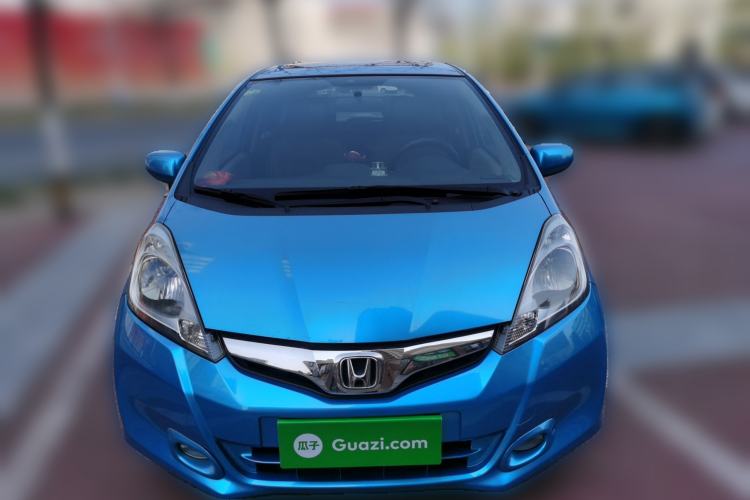 Used Honda Fit 2011 1.5L manual luxury version Front