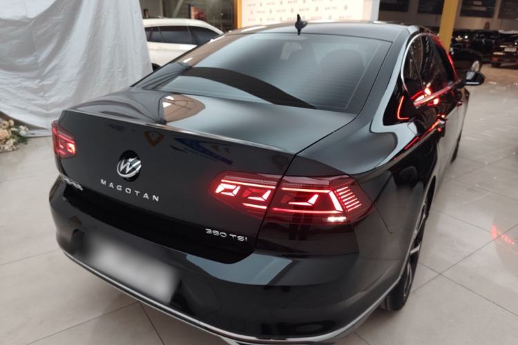 Used Volkswagen Magotan 2026 30 Million Vehicles Selected Model 380TSI DSG Luxury Edition Rear Right 45 Deg