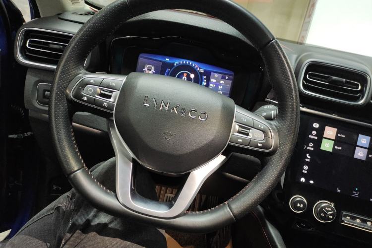 Used Lynk & Co 02 2018 1.5T DCT Two-Wheel Drive Pro Version China V Emission Standard Steering Wheel
