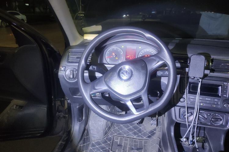 Used Volkswagen Santana 2016 1.6L Manual Fashion Edition Steering Wheel