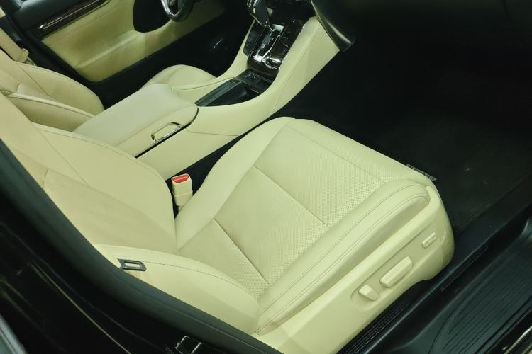 Used Toyota Alphard 2021 Dual-Engine 2.5L Luxury Edition Right Front Seat