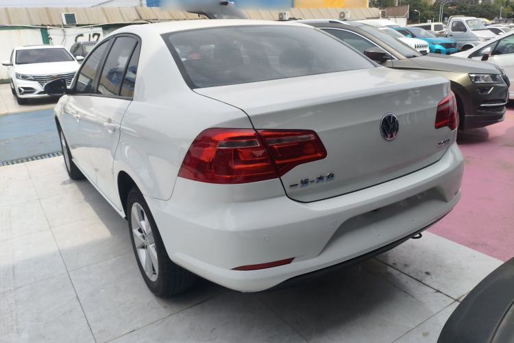 Used Volkswagen Bora 2015 Value Edition 1.6L Manual Fashionable Style
