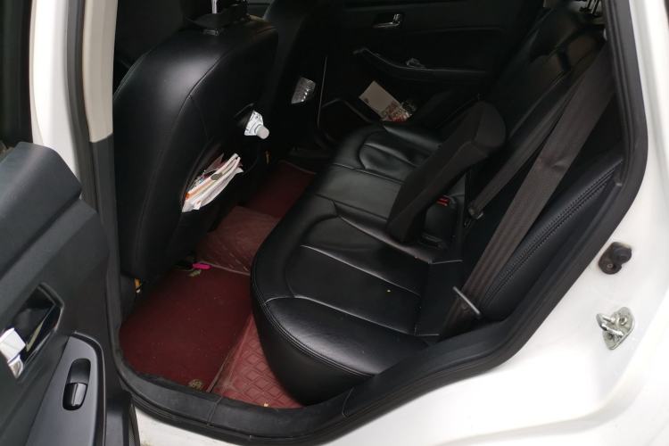 Used Venucia T70 2015 2.0L CVT Smart Choice Edition
