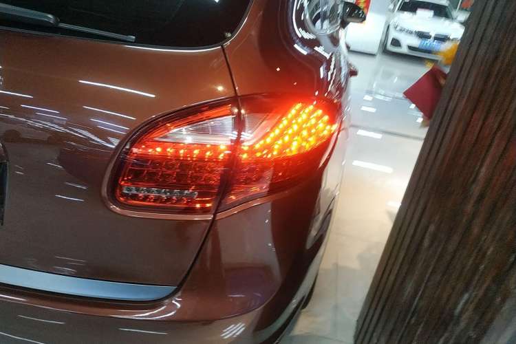 Used Porsche Cayenne 2011 3.6L automatic transmission U.S. specification