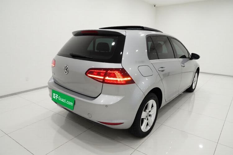 Used Volkswagen Golf 2017 1.6L Automatic Comfort Million-Vehicle Anniversary Edition
