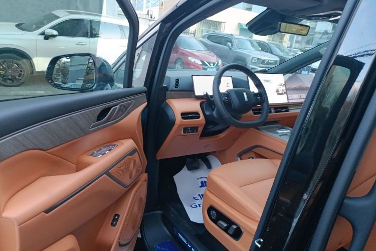 Used Wey Gaoshan 2025 Four-Wheel Drive Alpine 8