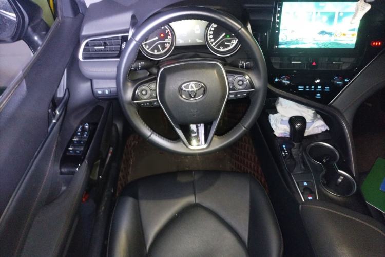 Used Toyota Camry 2021 2.0G Luxury Edition
