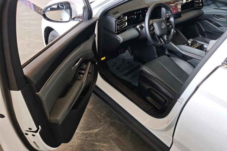 Used BYD Qin L 2024 DM-i 80KM Leading Model
