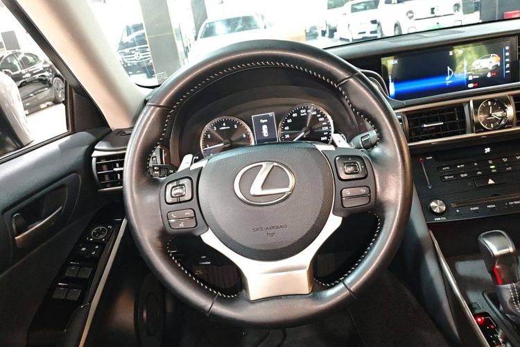 Used Lexus IS 2017 300 Leading Edition
