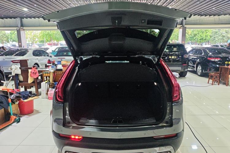 Used Cadillac XT4 2018 28T Two-Wheel Drive Leading Sport Model
