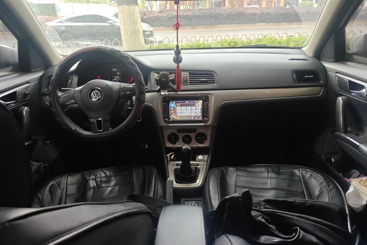 Used Volkswagen Lavida 2013 Revised Classic 1.6L Manual Fashion Edition