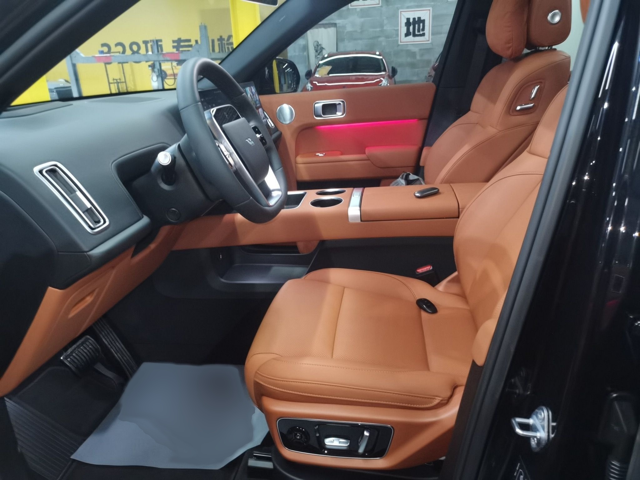 Переднее сиденье в автомобиле