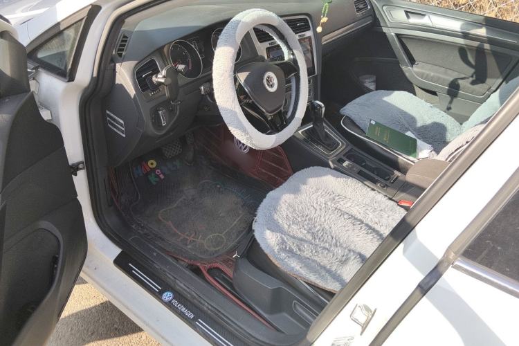 Used Volkswagen Golf 2015 1.4TSI Automatic Comfort Model Left Front Seat