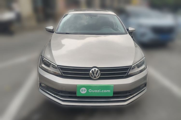 Used Volkswagen Sagitar 2015 1.6L Manual Comfort Model Front