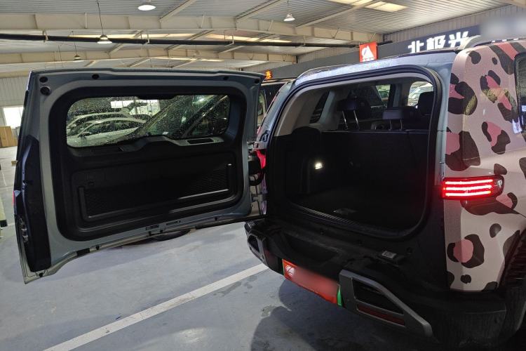 Used Formula Leopard Titanium 3 2025 501 km Range Rear-Wheel Drive Intelligent Driving Max Edition Trunk