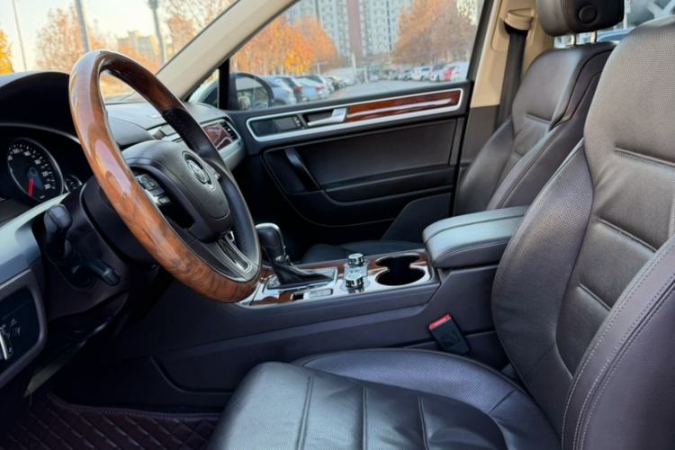 Used Volkswagen Touareg 2014 3.0 TSI New Edition
