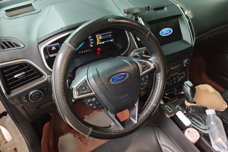 Used Ford Edge 2016 EcoBoost 245 Two-Wheel-Drive Titanium 7-Seater
