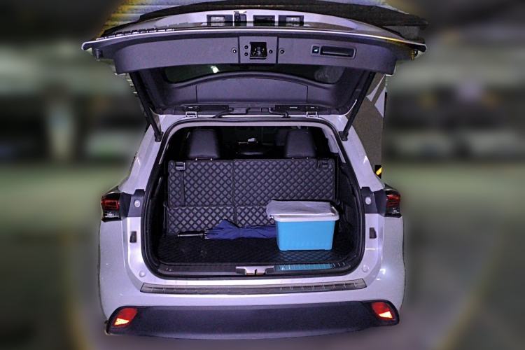 Used Toyota Highlander 2023 2.5L Smart Electric Hybrid Dual-Drive Elite Version 7 Seats Trunk