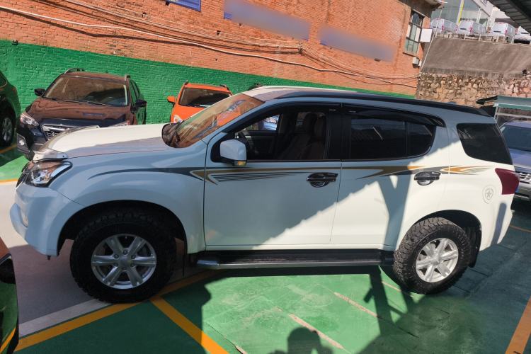 Used Isuzu mu-X 2017 3.0T Four-Wheel Drive Automatic Luxury 7-Seater China IV Standard
