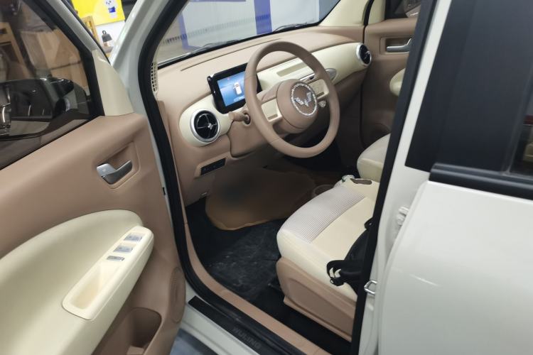 Used Wuling Hongguang MINIEV 2025 Four-Door Version Advanced Edition Left Front Seat