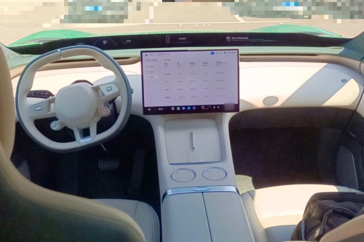 Used Xiaomi Auto YU7 2025 Ultra-Long Range High-Performance All-Wheel-Drive Max Edition Center Console