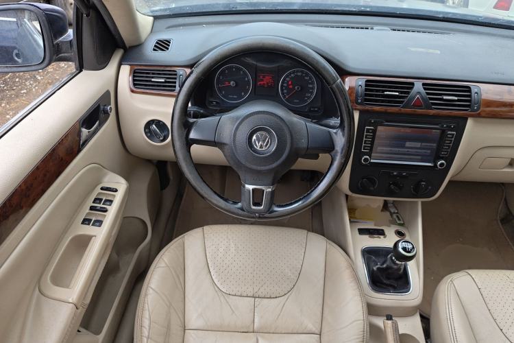 Used Volkswagen Bora 2012 1.6L Manual Comfort Model Steering Wheel