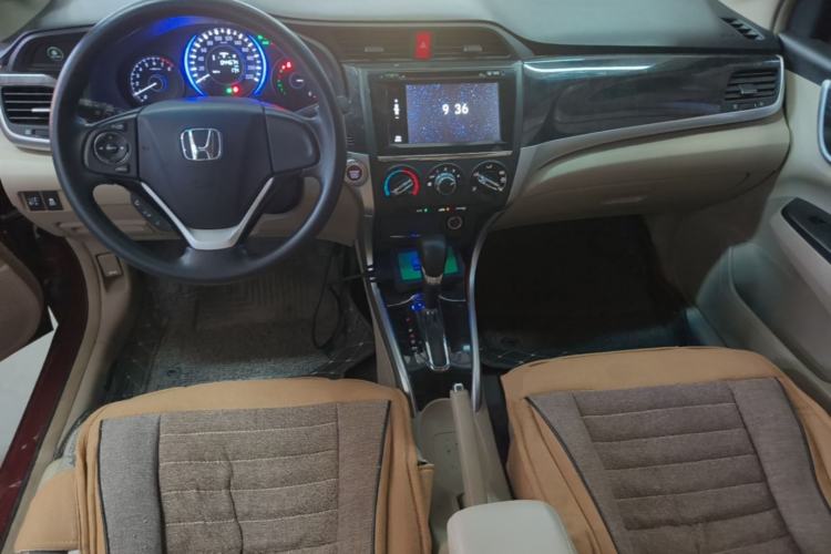 Used Honda Crider 2015 1.8L automatic luxury edition