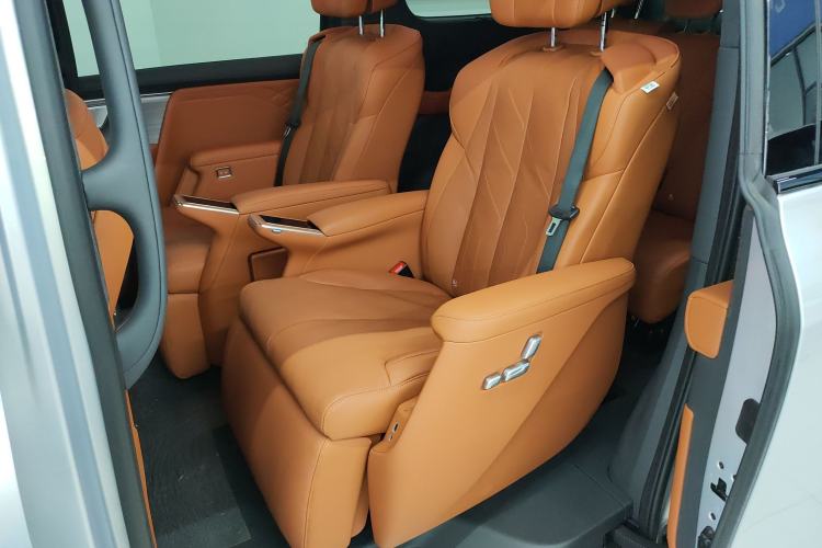 Used Buick Envision Family 2026 Luxury Edition Left Rear Seat