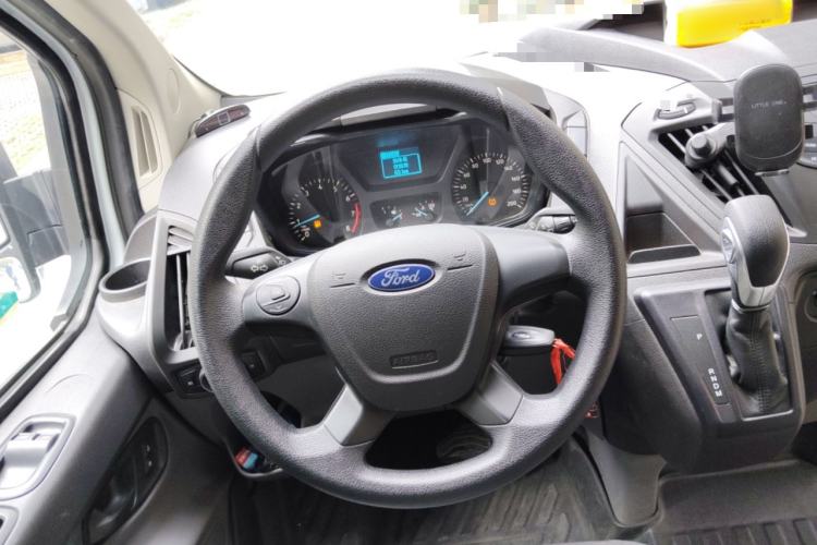 Used Ford Transit 2019 2.0T Gasoline Automatic Multi-Function Commercial Vehicle Short Wheelbase Low Roof 6-Seater China VI Standard