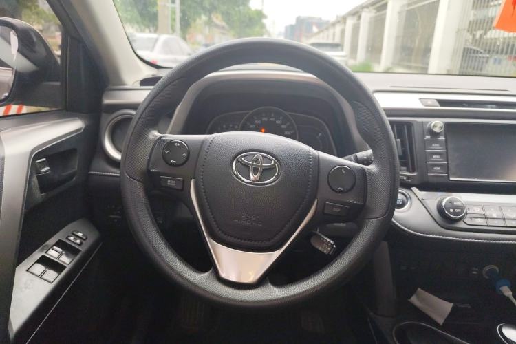 Used Toyota RAV4 2019 2.0L CVT Two-Wheel Drive Fashion X Limited Edition China V Standard