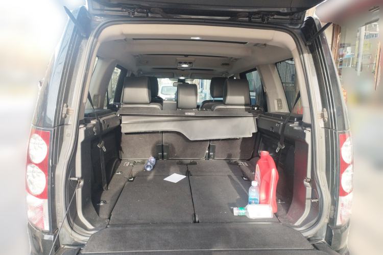 Used Land Rover Discovery 2011 3.0 SDV6 HSE Diesel Version Trunk