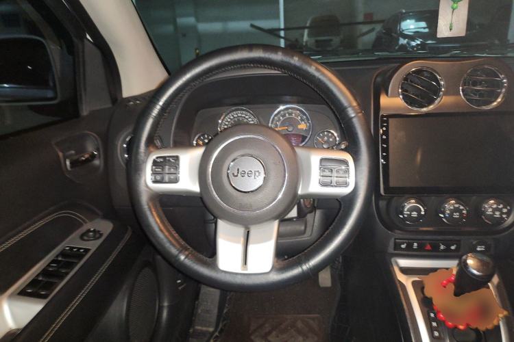 Used Jeep Compass 2014 Revised Version 2.0L Two-Wheel Drive Elite Edition Steering Wheel