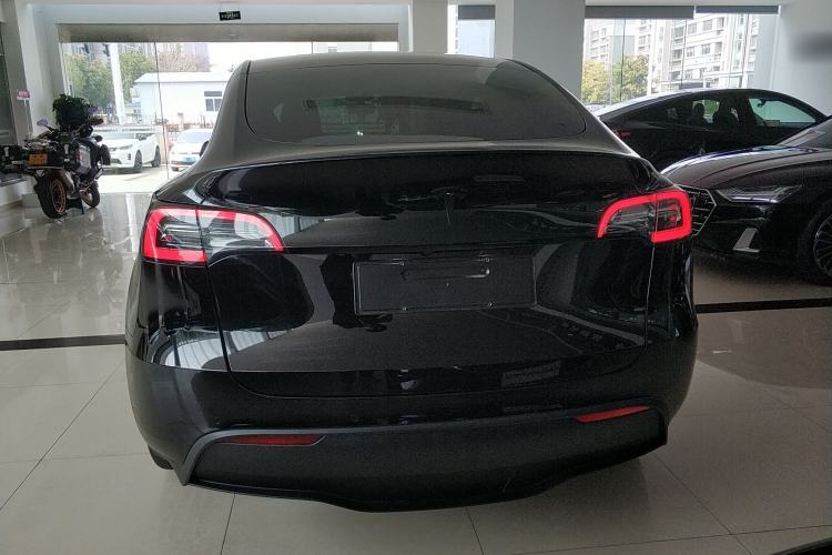 Used Tesla Model Y 2022 Long-Range All-Wheel-Drive Version
