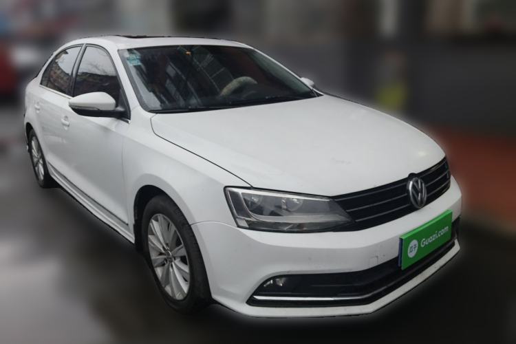 Used Volkswagen Sagitar 2015 1.6L Automatic Comfort Model Front Right 45 Deg