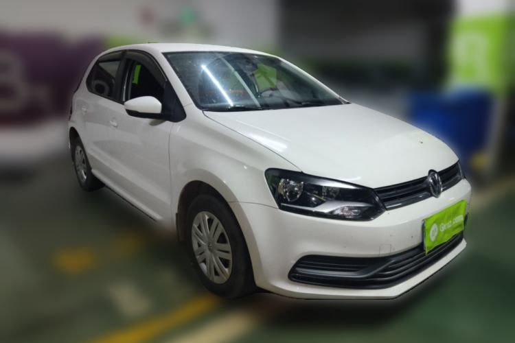 Used Volkswagen Polo 2014 1.4L Manual Fashion Edition Front Right 45 Deg