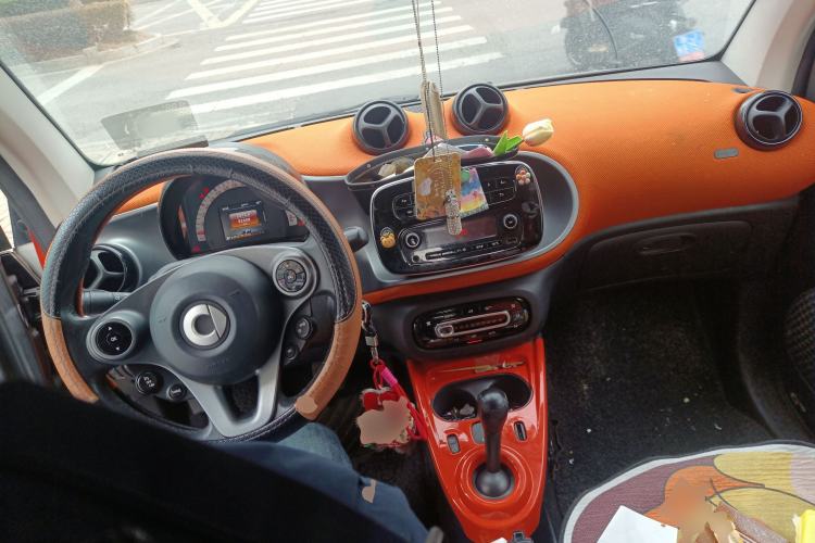 Used smart fortwo 2015 1.0L 52 kW hardtop Dynamic version