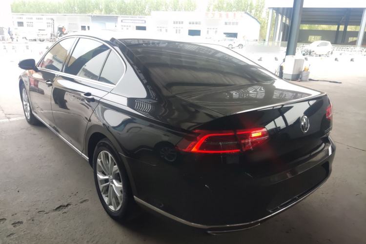 Used Volkswagen Magotan 2018 Facelift 330TSI DSG Luxury Model Rear Left 45 Deg