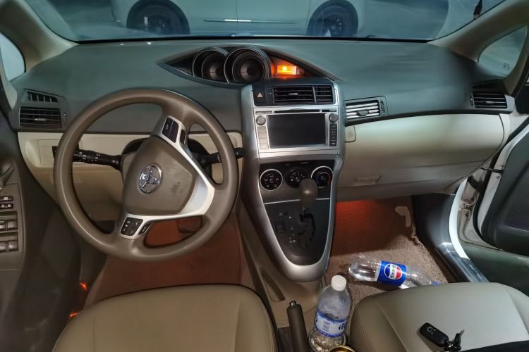 Used Toyota Verso 2014 Starlight 180E CVT Elite Edition