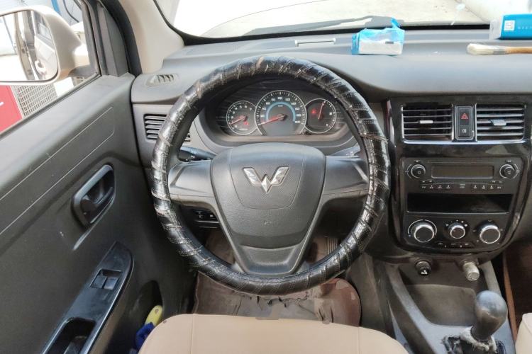 Used Wuling Rongguang V 2018 1.5L Standard Version