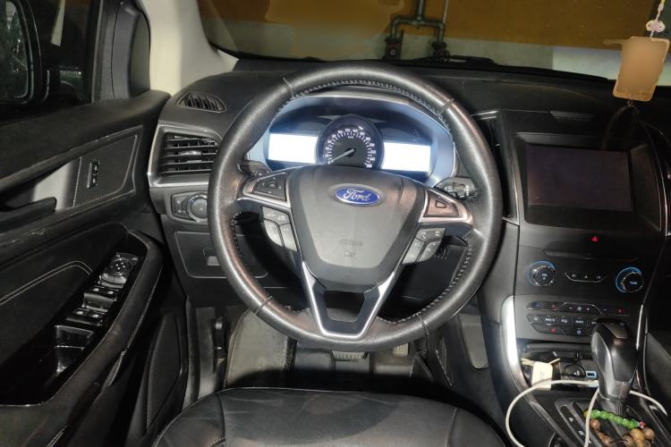 Used Ford Edge 2018 EcoBoost 245 Two-Wheel-Drive Titanium 7-Seater China V Standard Steering Wheel