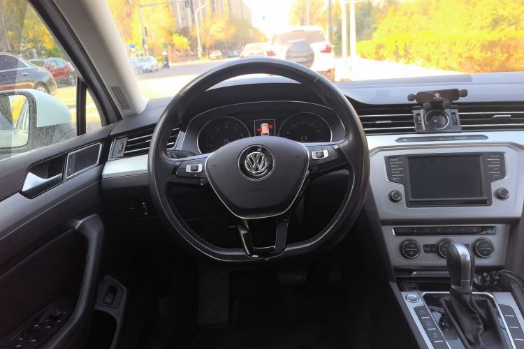 Used Volkswagen Variant 2017 380TSI Two-Wheel Drive Comfort Edition Steering Wheel