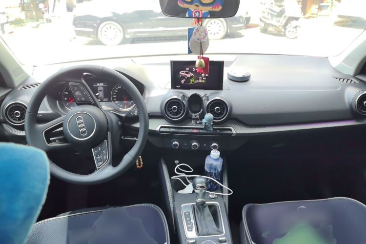 Used Audi Q2L 2018 35 TFSI Launch Exclusive Edition China V Center Console