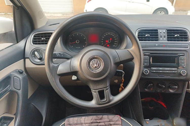 Used Volkswagen Polo 2011 1.4L Manual ZhiShang Edition
