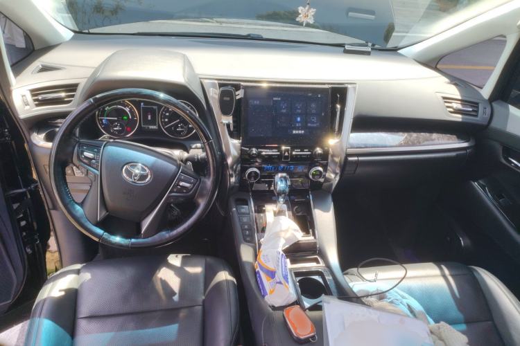 Used Toyota Vellfire 2021 Crown Dual-Engine 2.5L HV Luxury Edition Center Console