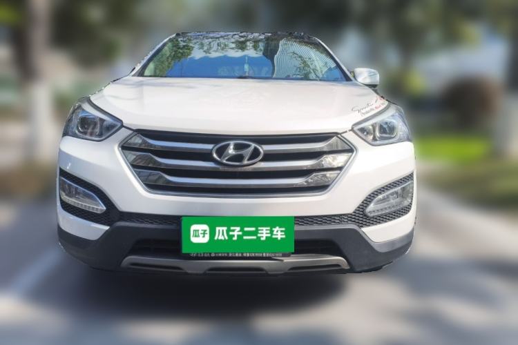 Used Hyundai Santa Fe 2015 2.0T Automatic Two-Wheel Drive Smart Version 5 Seats